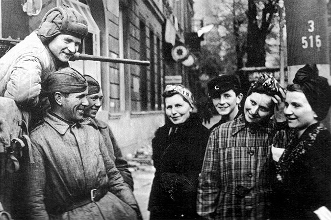 Советские солдаты в Германии